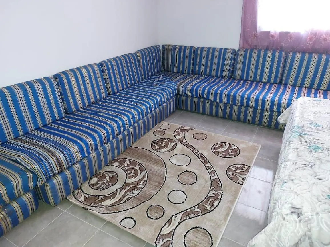 Ayoub Jus Station Metro De Cite El Khadra Tunus Tatil Evi
